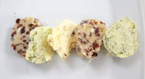 przygotowanie-aromatycznych-maselek-to-doskonaly-sposob-na-wykorzystanie-ziol-fot-natalia-wiszniewska