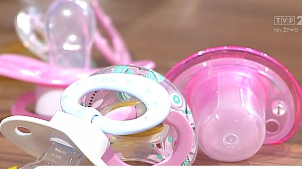 Jak Odzwyczaić 2 Letnie Dziecko Od Smoczka Jak odzwyczaić dziecko od smoczka? (pytanienasniadanie.tvp.pl)