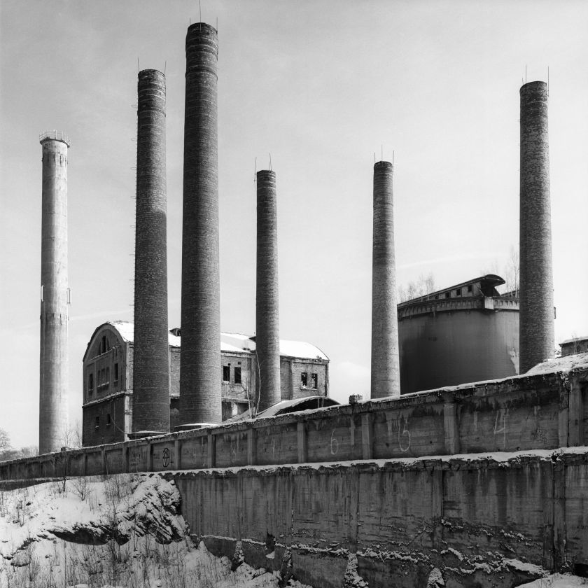 Wojciech Wilczyk, Grodziec, Cementownia „Grodziec”, z cyklu Postindustrial, 2005, fotografia, 60 × 60 cm, Kolekcja MOCAK-u