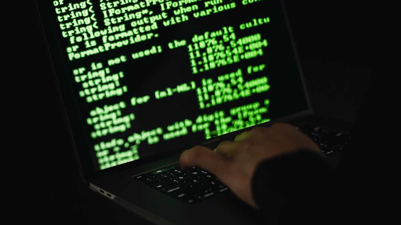 Cyberataki na stronę PvdA trwają od dwóch tygodni (fot. Pexels)