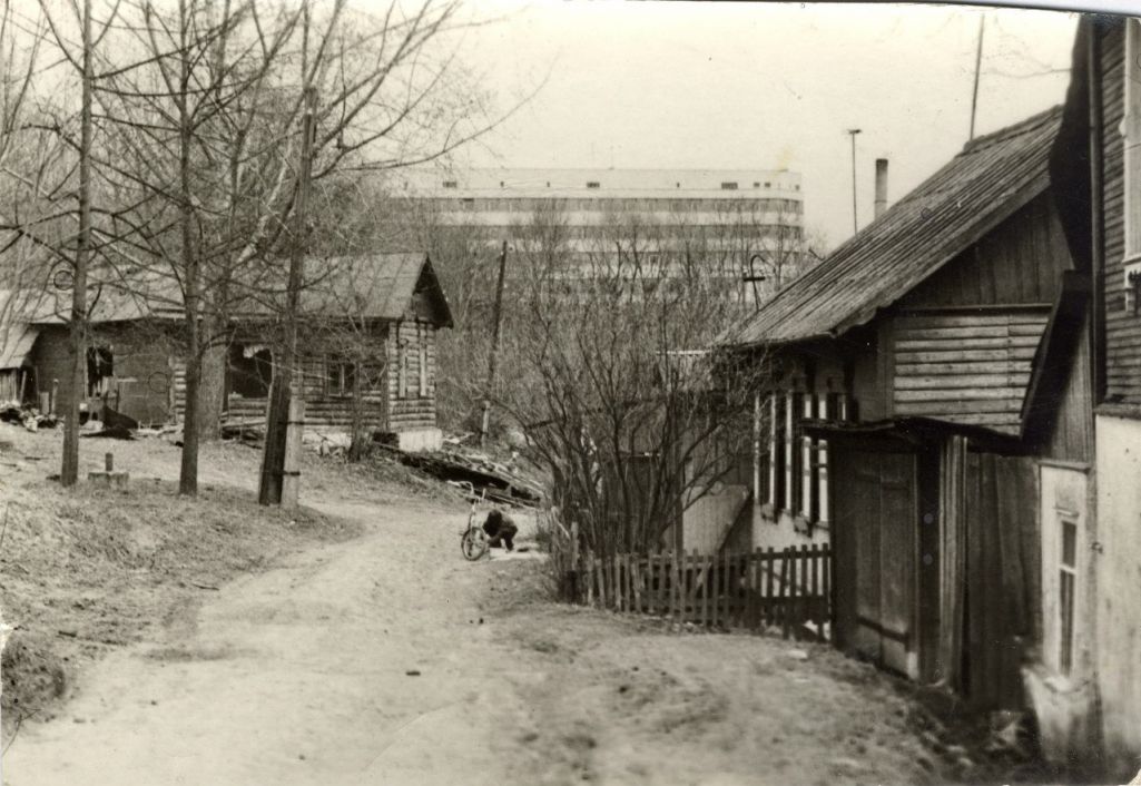 6-ая вуліца Даватара ў Віцебску. Між 1985 і 1989 гадамі. (Фота: Л. Седнянкова / VK)