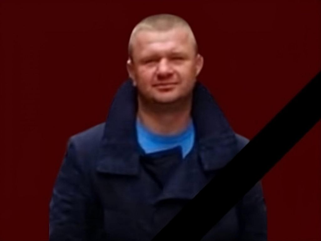 Загінулы спецназавец Юрый Міхайлаў. Выява павялічаная з выкарыстаннем штучнага інтэлекту. (Фота: Mayday / Telegram)