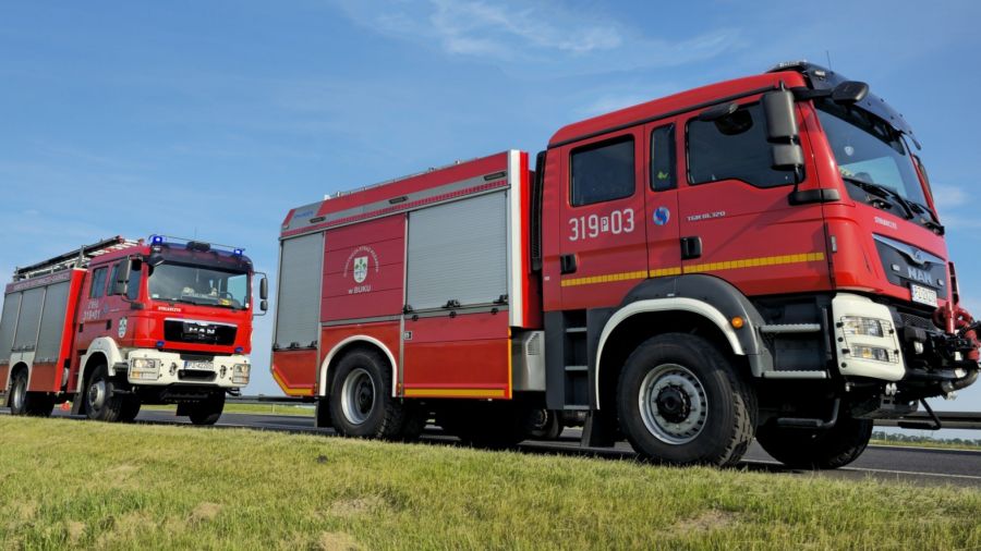 Wypadek i pożar na autostradzie. Akcja straży [ZDJĘCIA]