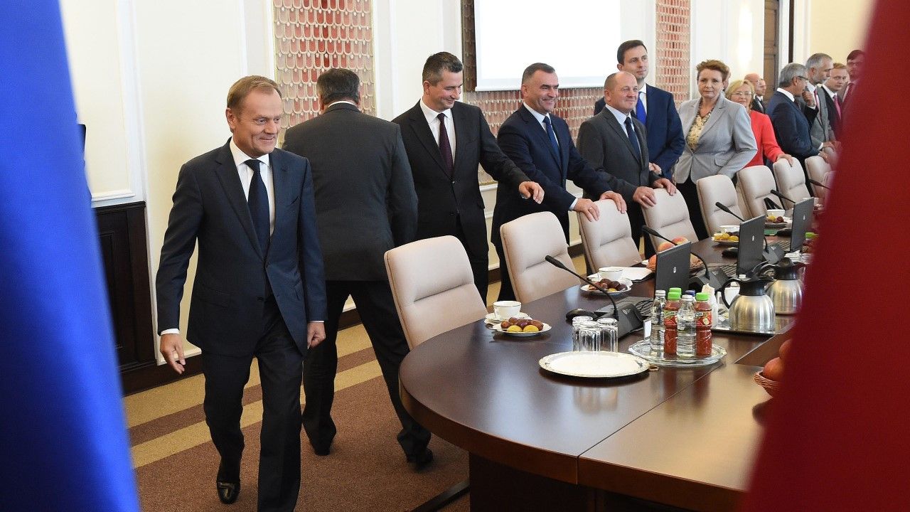 Premier Donald Tusk na spotkaniu rządu w 2014 roku (fot. arch PAP/Radek Pietruszka) Premier Donald Tusk na spotkaniu rządu w 2014 roku (fot. arch PAP/Radek Pietruszka)