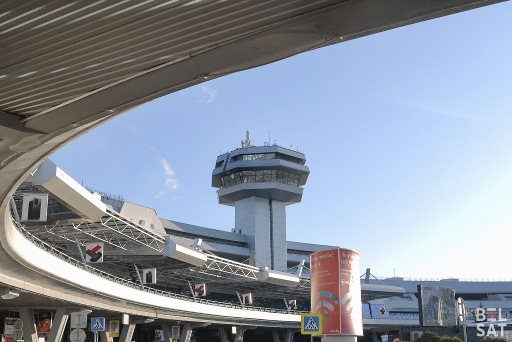Нацыянальны аэрапорт «Менск», Беларусь. 30 красавіка 2020 года. (Фота: Аліса Ганчар / Белсат)