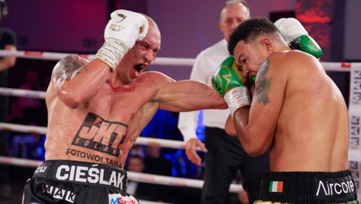 Michał Cieślak w ostatnim pojedynku pokonał Tommy'ego McCarthy'ego i obronił pas mistrza Europy wagi junior ciężkiej (fot. Piotr Duszczyk boxingphotos.pl/KnockOut Promotions) Michał Cieślak w ostatnim pojedynku pokonał Tommy'ego McCarthy'ego i obronił pas mistrza Europy wagi junior ciężkiej (fot. Piotr Duszczyk boxingphotos.pl/KnockOut Promotions)