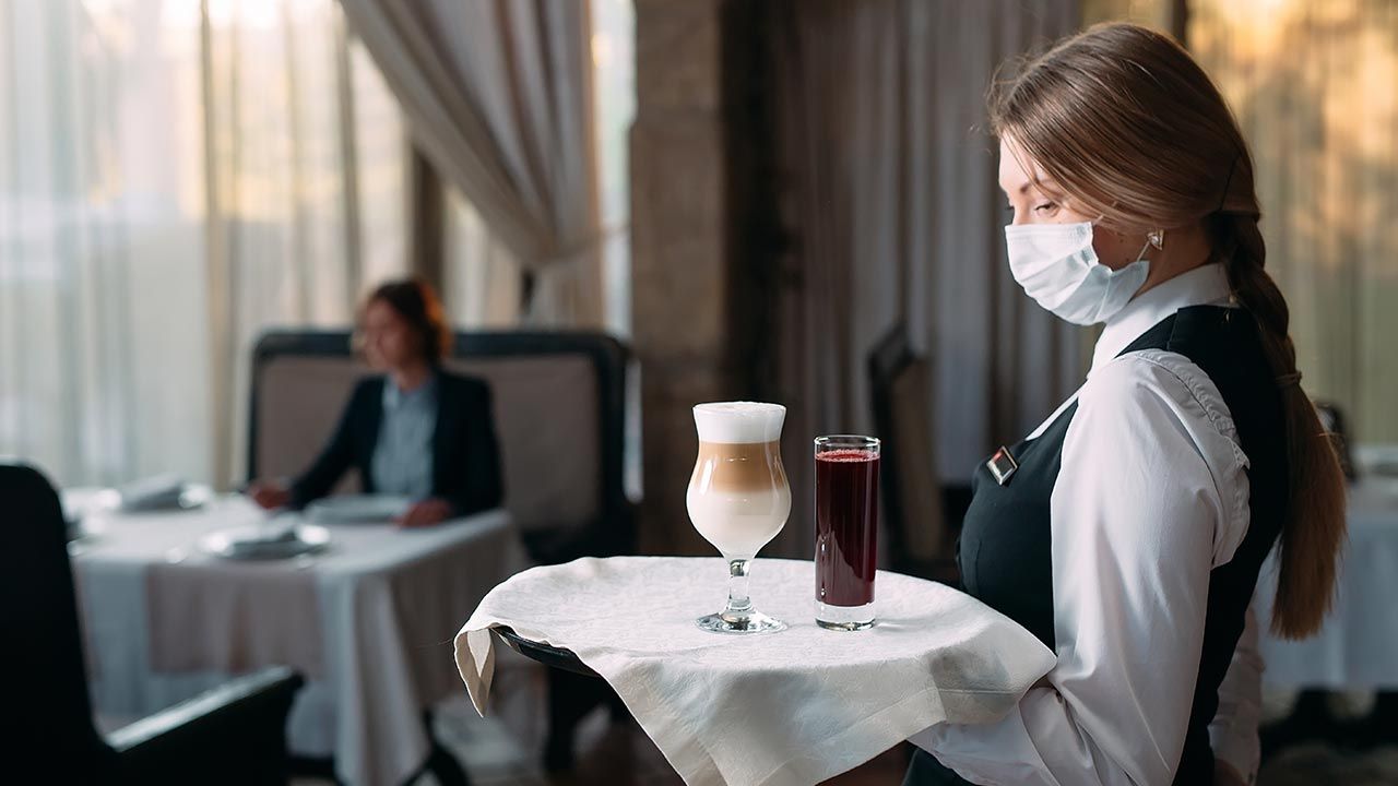 PFR przez ostatnie 12 miesięcy udzielił pomocy 347 tys. firmom (fot. Shutterstock/David Tadevosian) PFR przez ostatnie 12 miesięcy udzielił pomocy 347 tys. firmom (fot. Shutterstock/David Tadevosian)