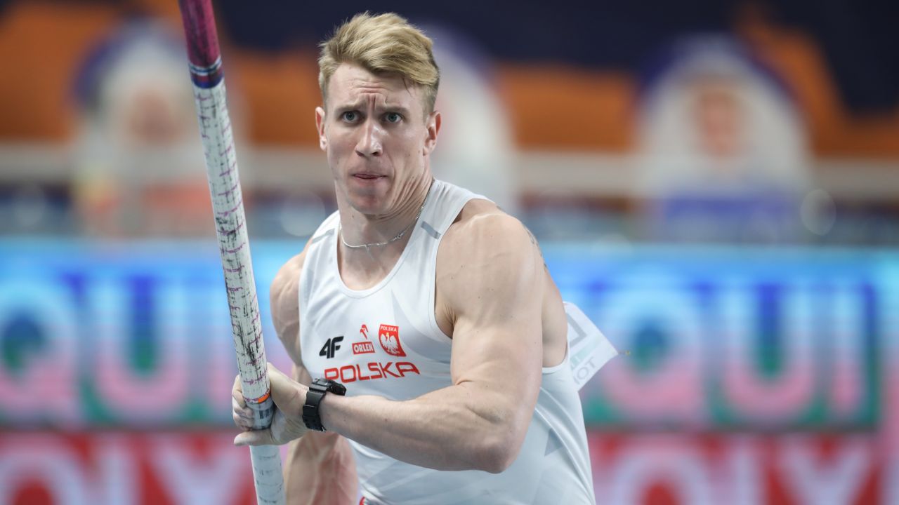 Piotr Lisek wciąż jest w gronie trzech najlepszych tyczkarzy Europy (fot. PAP/Leszek Szymański) Piotr Lisek wciąż jest w gronie trzech najlepszych tyczkarzy Europy (fot. PAP/Leszek Szymański)