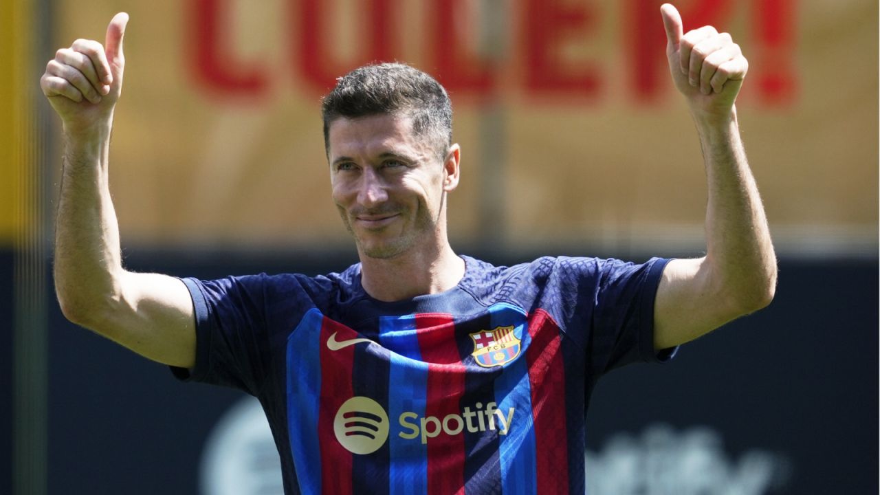 Robert Lewandowski strzelił pierwszego gola dla Barcelony (fot. PAP/EPA)