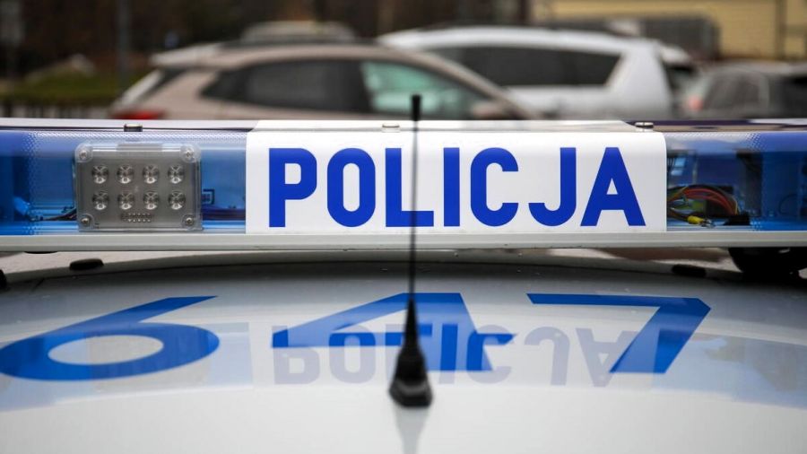 Poznań. Wypadek radiowozu. Wezwano pogotowie (fot. Albert Zawada PAP)