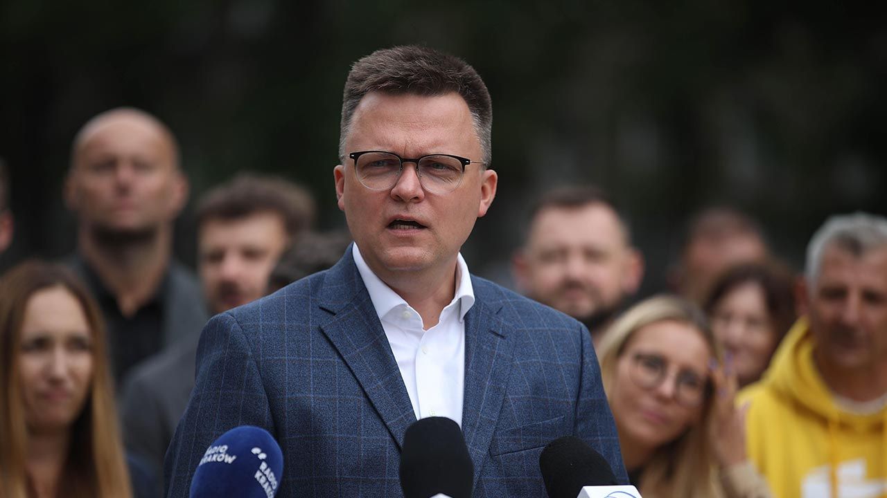 Partia Szymona Hołowni cieszy się mniejszym poparciem niż Lewica (fot.  PAP/Łukasz Gągulski)