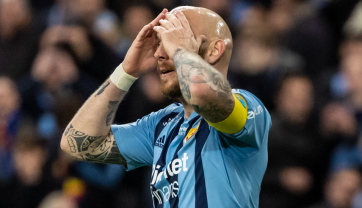 Magnus Eriksson nie dowierzał w to, co zrobił Jesper Karlstroem (fot. Getty Images)