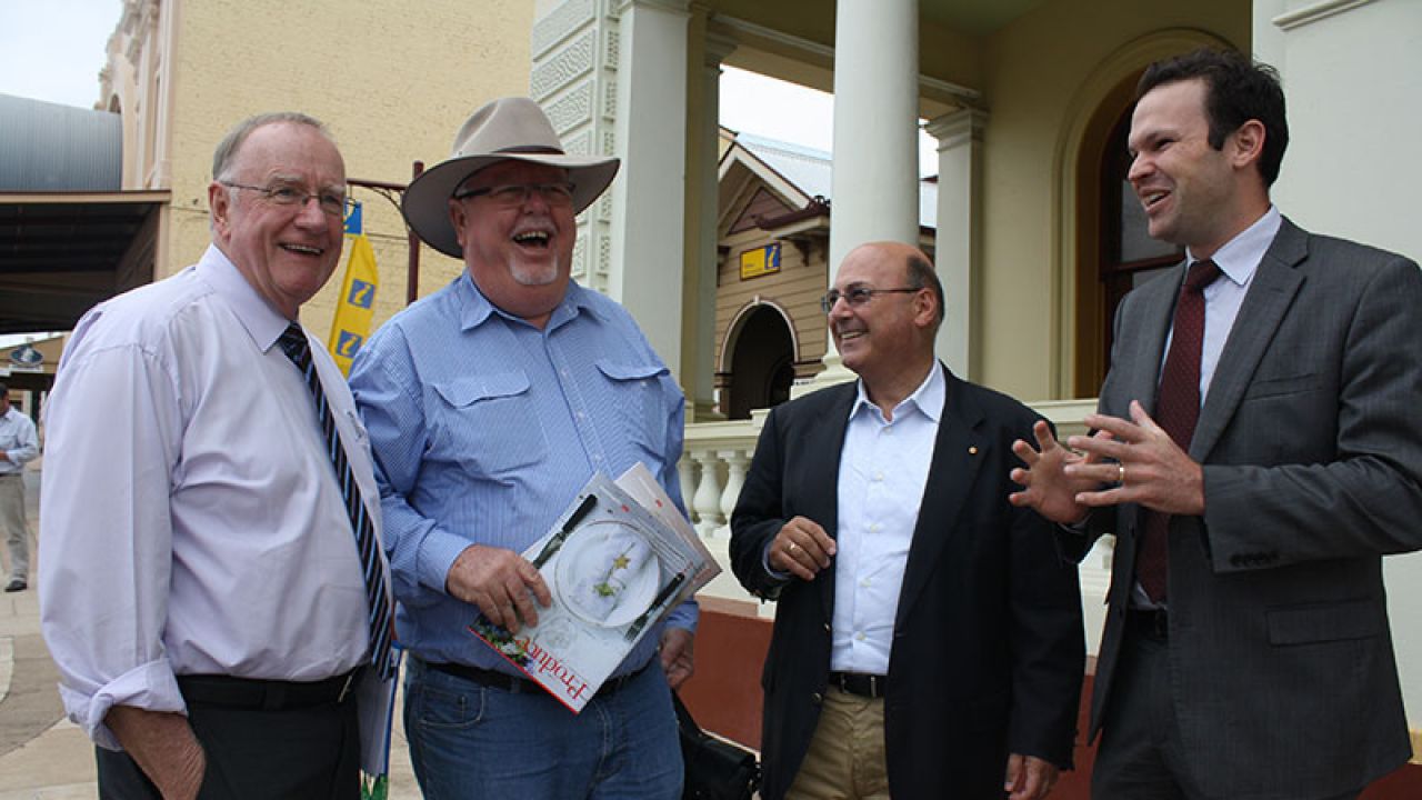 Senator Barry O'Sullivan (w kapeluszu) jest znany z poglądów pro-life (fot. barryosullivan.com.au) Senator Barry O'Sullivan (w kapeluszu) jest znany z poglądów pro-life (fot. barryosullivan.com.au)