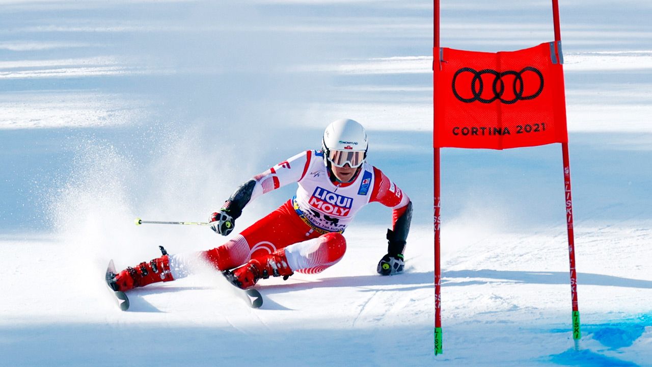 Łuczak była zadowolona ze stabilnej formy przed MŚ juniorów (fot. REUTERS/Denis Balibouse) Łuczak była zadowolona ze stabilnej formy przed MŚ juniorów (fot. REUTERS/Denis Balibouse)