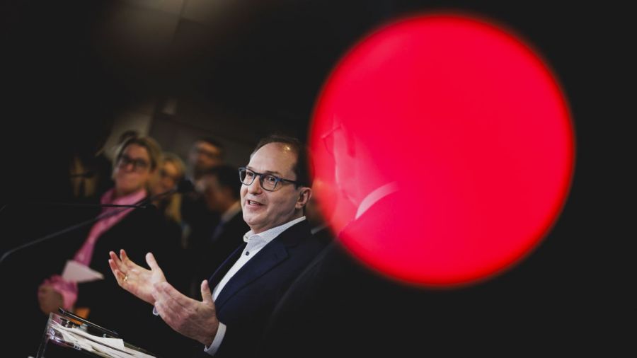 Niemiecki minister spraw wewnętrznych Alexander Dobrindt (fot. Florian Gaertner/Photothek via Getty Images)