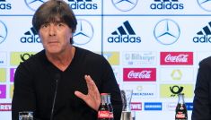Joachim Loew tłumaczył się na konferencji prasowej (fot. PAP/EPA)