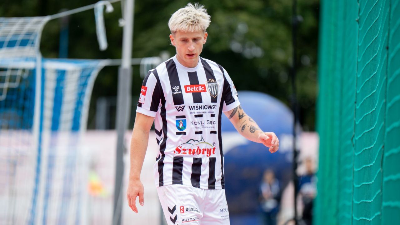 Sandecja i Podhale w bezpośrednim starciu o awans: różnica jednego punktu przed meczem 3 maja