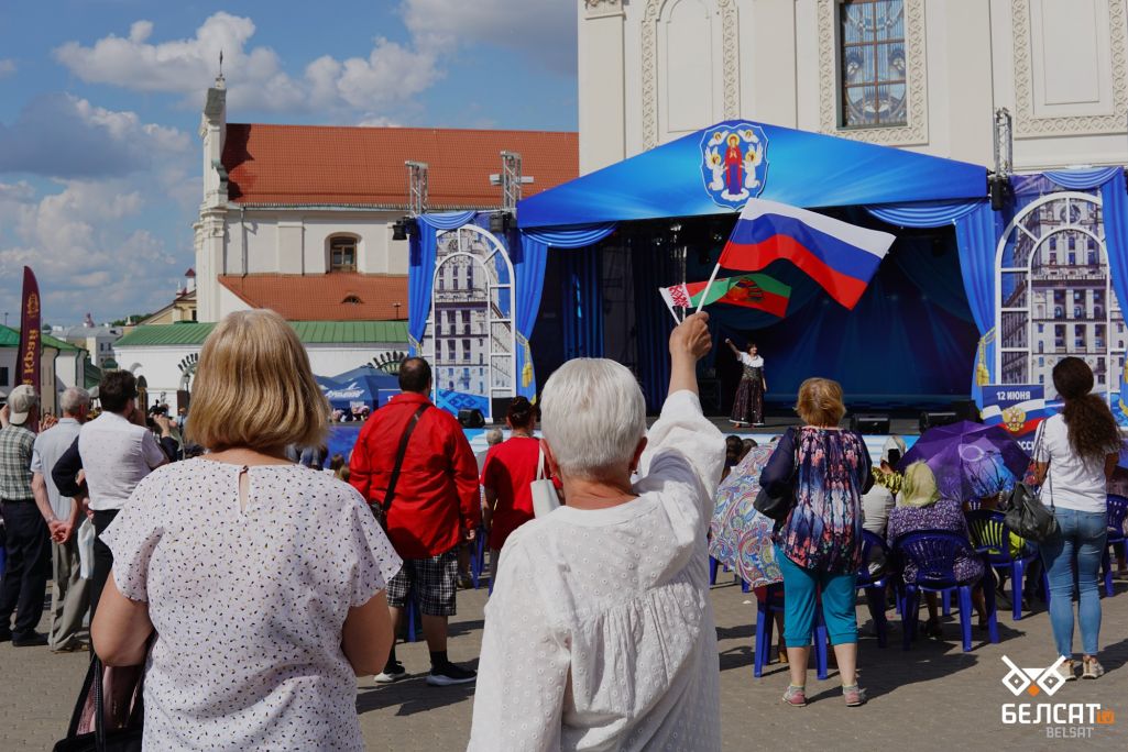 Здымак мае ілюстрацыйны характар. Святкаванне Дня Расеі ў Менску, Беларусь. 12 чэрвеня 2021 года. (Фота: Белсат)