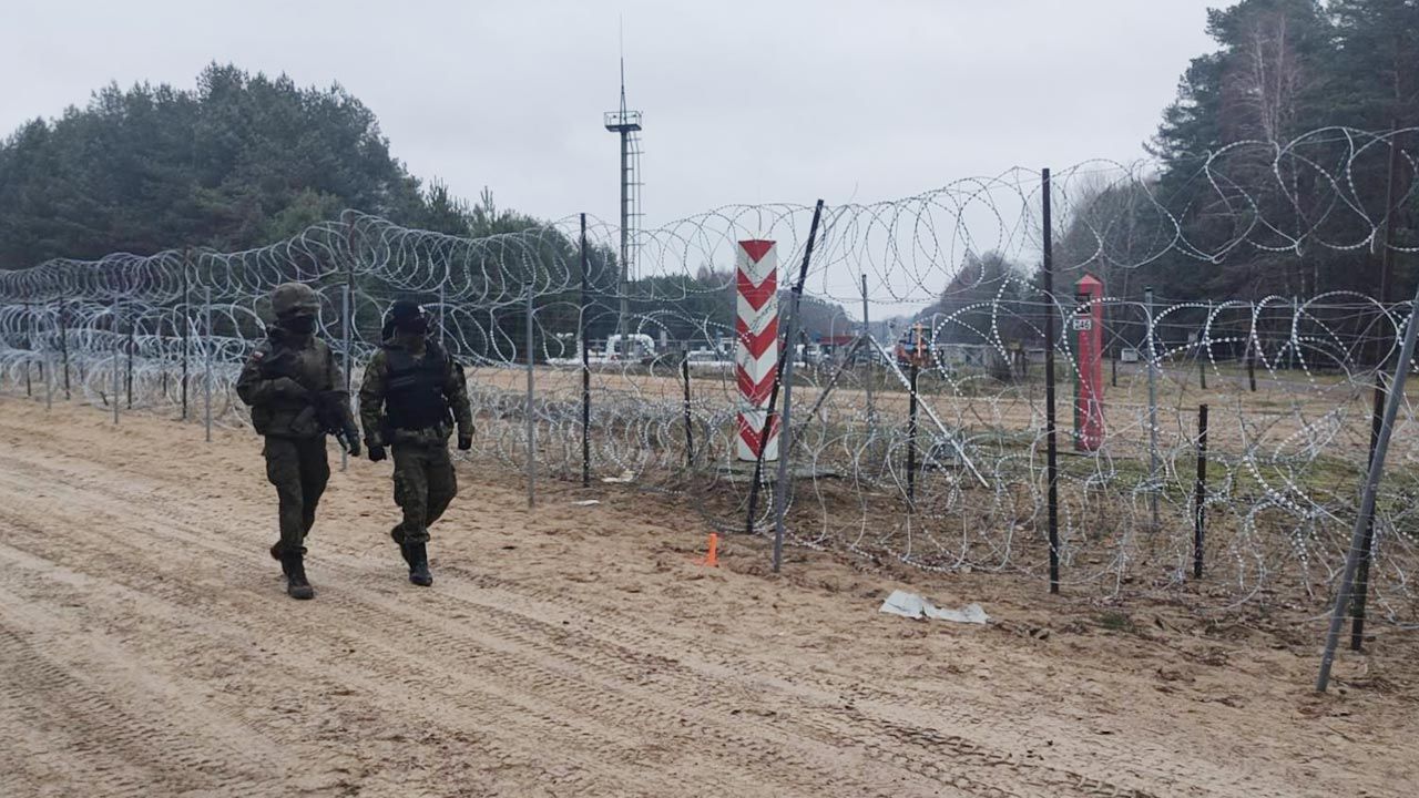 Warunki bytowe żołnierzy broniących polskiej granicy (fot. TT/ 16 Dywizja Zmechanizowana)