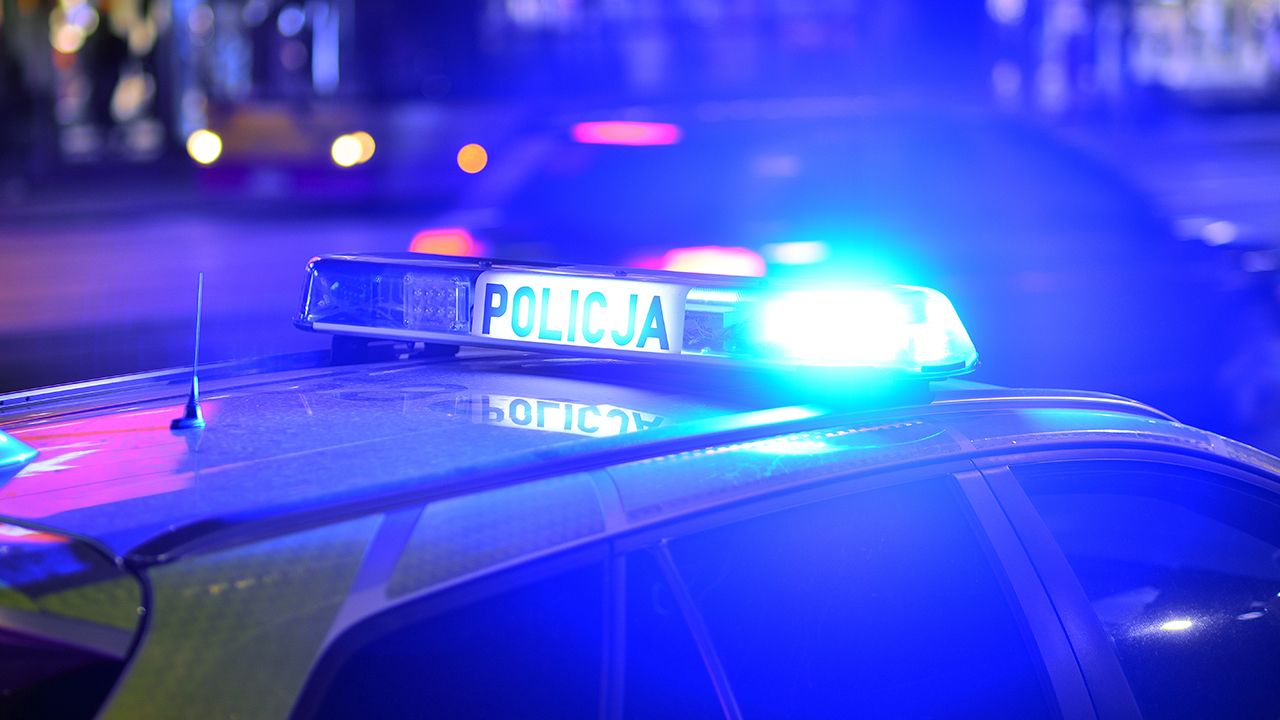 Policja w Łukowie prowadzi obławę na sprawcę dw&oacute;ch atak&oacute;w z użyciem noża, do kt&oacute;rych doszło w poniedziałek wieczorem na terenie miasta. W ciągu około dw&oacute;ch godzin...