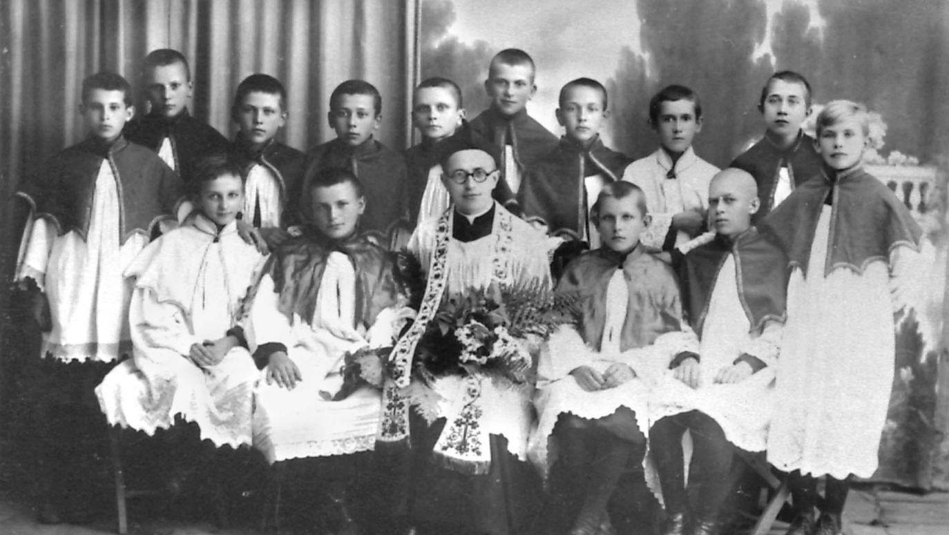 Czy Karol Wojtyła Miał Rodzeństwo Młody Karol Wojtyła. Dziedzictwo Wadowic, iskra Krakowa i ciężar