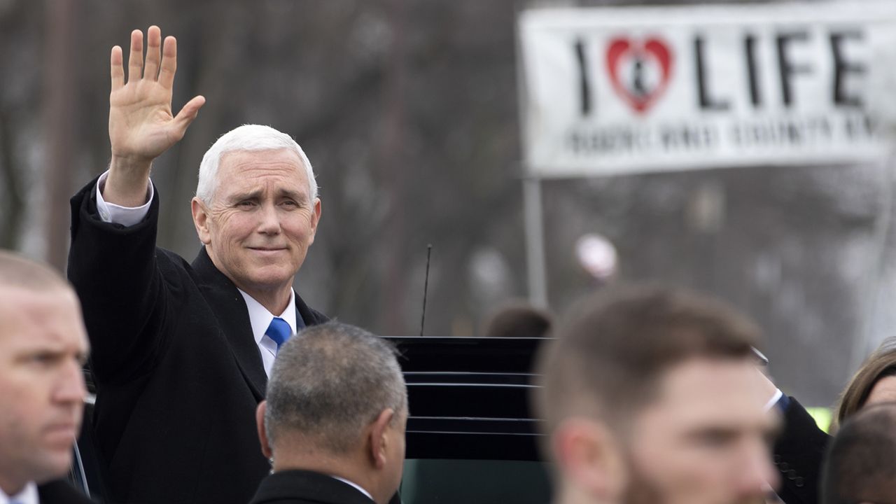 W marszu dla zycia wziął udział wiceprezydent USA Mike Pence (fot. PAP/EPA/ERIK S. LESSER) W marszu dla zycia wziął udział wiceprezydent USA Mike Pence (fot. PAP/EPA/ERIK S. LESSER)