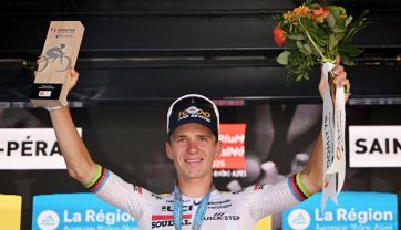 Remco Evenepoel był bezkonkurencyjny na czwartym etapie Criterium du Dauphine (fot. Getty Images)