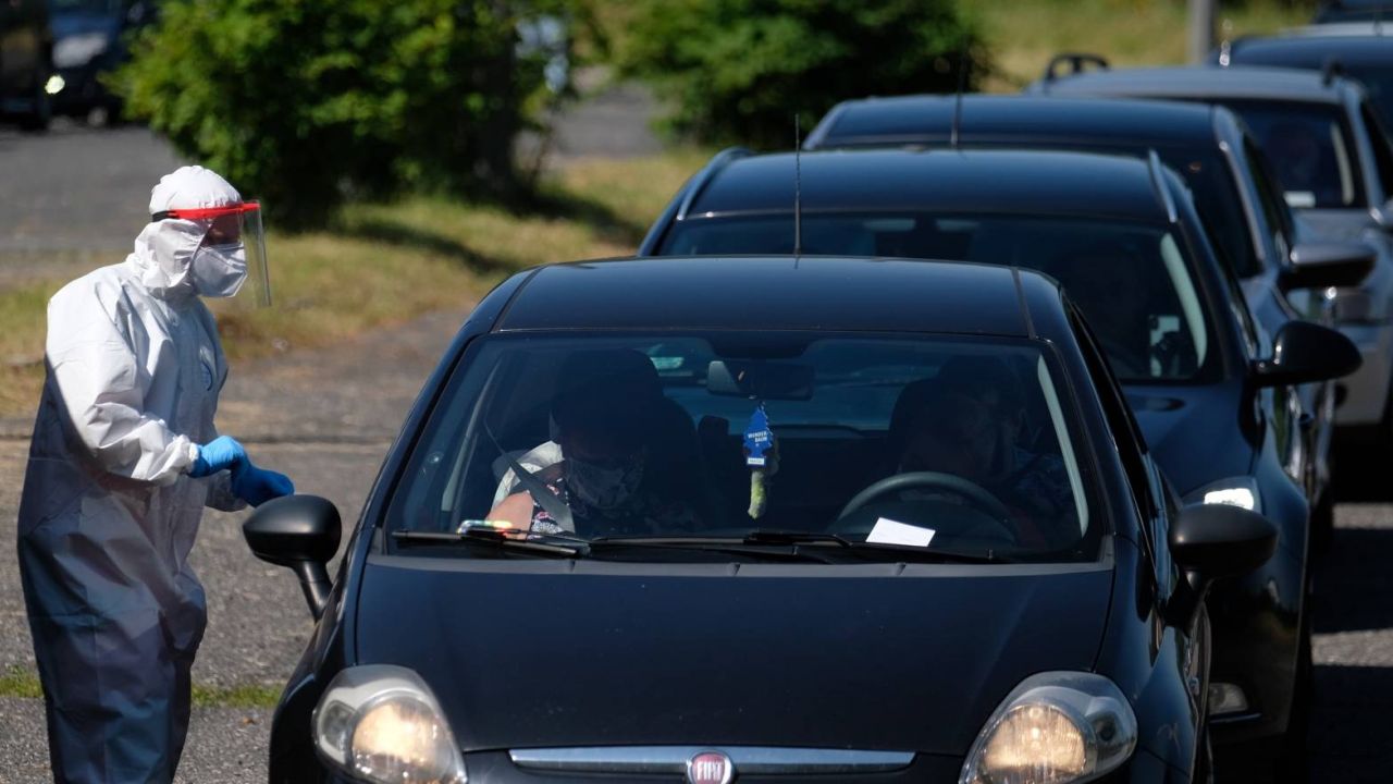 Badania załogi KWK Śląsk Ruch Bielszowice w Rudzie Śląskiej (fot. PAP/Andrzej Grygiel) Badania załogi KWK Śląsk Ruch Bielszowice w Rudzie Śląskiej (fot. PAP/Andrzej Grygiel)