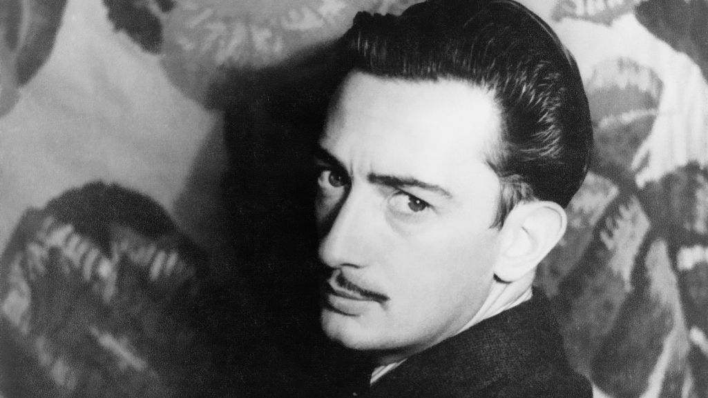 Salvador Dali na zdjęciu Carla Van Vechtena (fot. wikimedia/ domena publiczna).