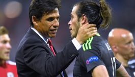 Chris Coleman (L), Gareth Bale (P) (fot. Getty)
