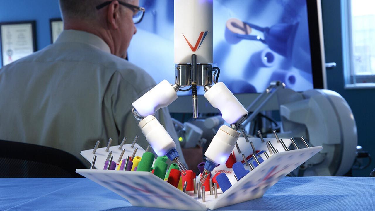 Robot chirurgiczny (fot. news.unl.edu)