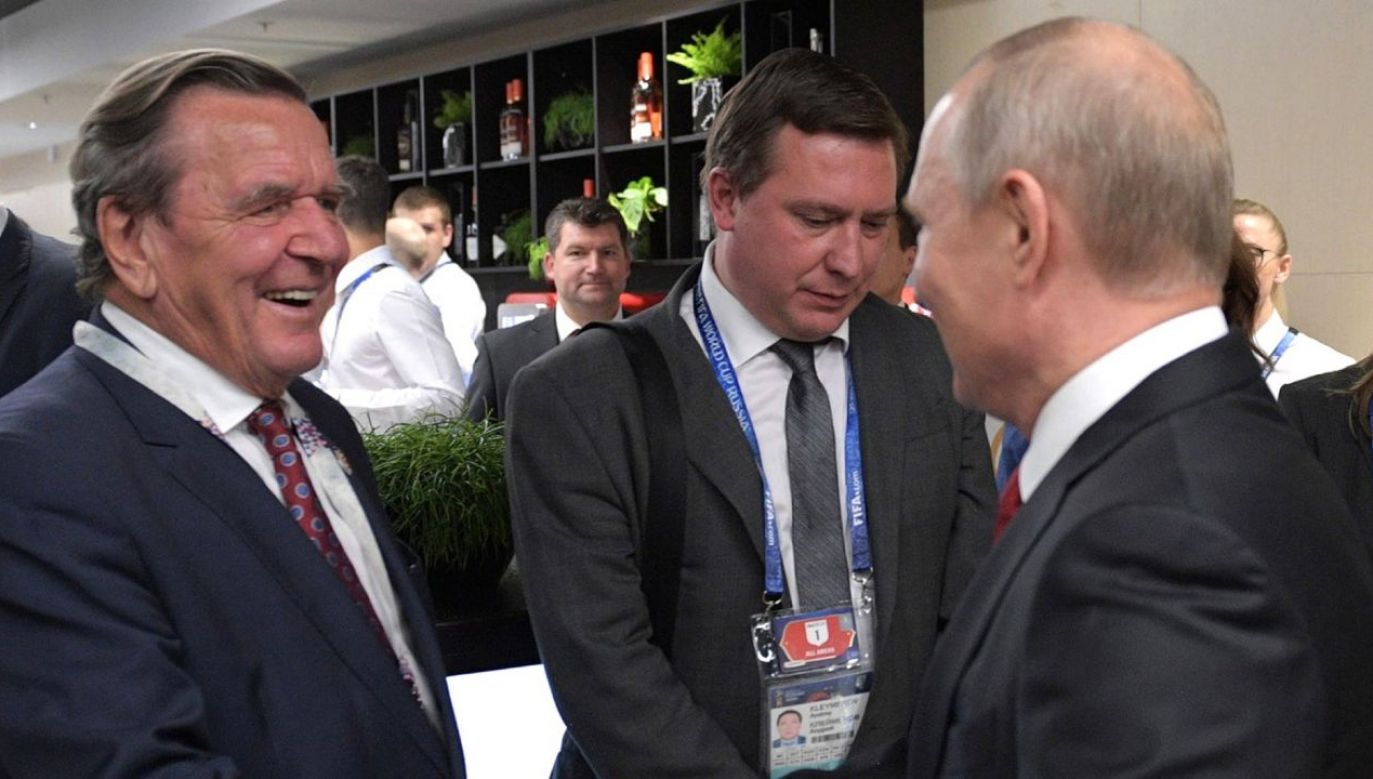 Gerhard Schroeder lobbuje na rzecz Władimira Putina (fot. Pool/Getty Images)