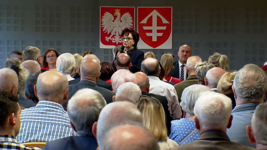 Elżbieta Witek odwiedziła Jędrzejów. Zachęcała do głosowania na Karola Nawrockiego