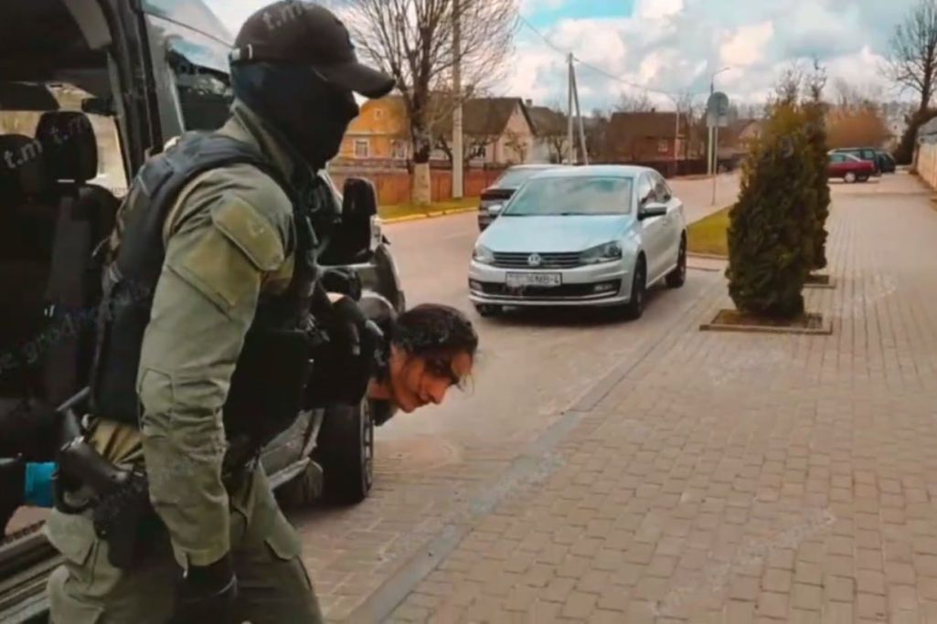 Затрыманне жыхара Шчучына. (Крыніца: «Вясна / Правы чалавека ў Беларусі» / Telegram)