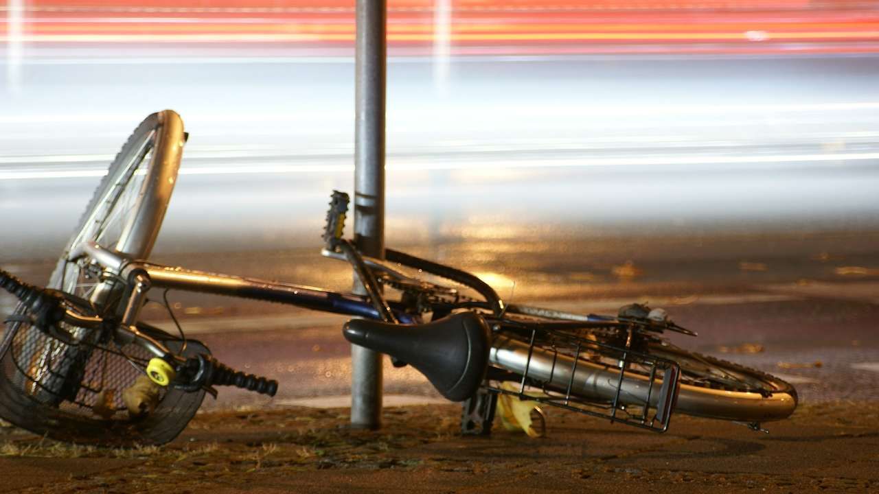 Jadąca na rowerze 72-letnia kobieta nie przeżyła wypadku (fot. Shutterstock/Ette07) Jadąca na rowerze 72-letnia kobieta nie przeżyła wypadku (fot. Shutterstock/Ette07)