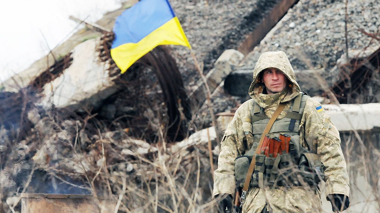 Na Ukrainie trwa wojna hybrydowa, rozpętana przez Rosję  (fot. Alpeyrie\ullstein bild via Getty Images)