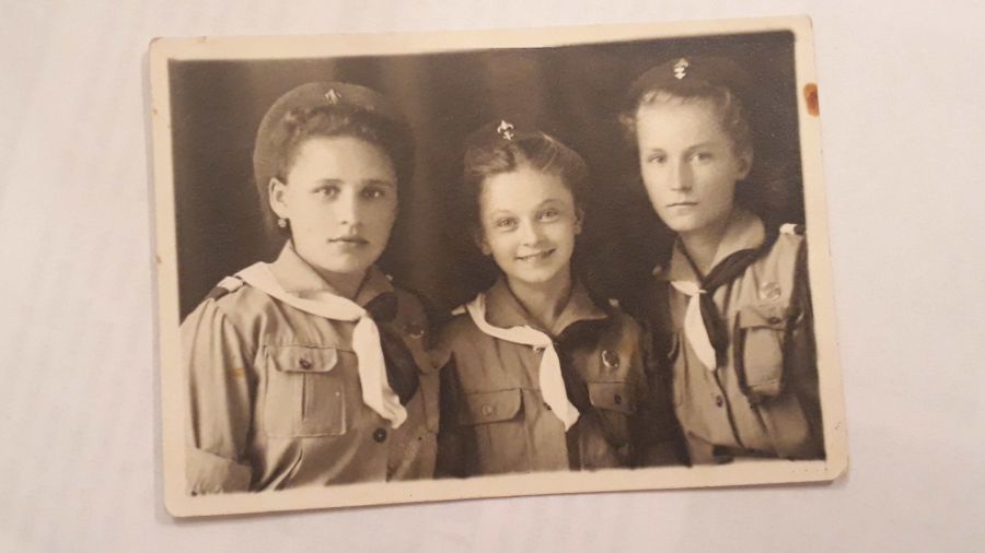 Siostry Gordziejko po opuszczeniu ZSRR z armią Andersa. Fot. zbiory Marii Gorodziejko