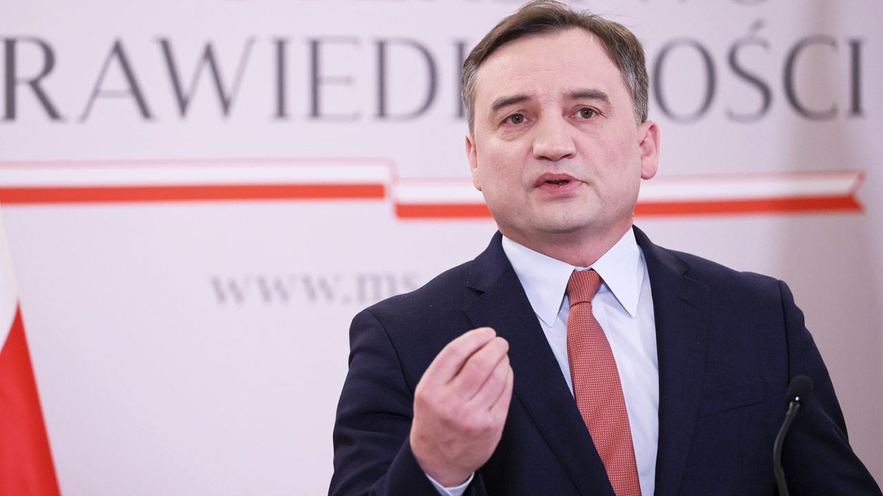 Prokurator generalny chce, by TK sprawdził zgodność tej decyzji z Konstytucją (fot. arch.PAP/Leszek Szymański)