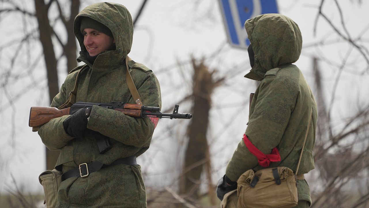 Rosyjscy żołnierze (fot.  Stringer/Anadolu Agency via Getty Images)