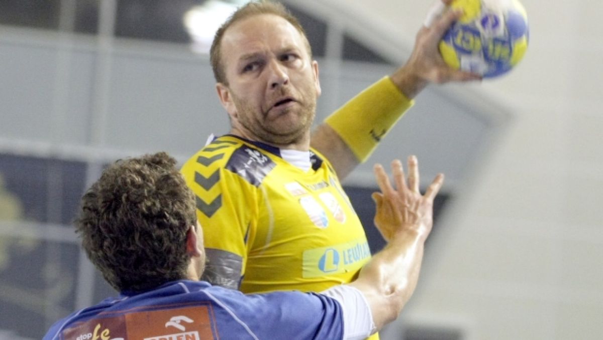 Mariusz Jurasik rozegrał dobre spotkanie przeciwko Wiśle (fot. PAP/Piotr Polak) Mariusz Jurasik rozegrał dobre spotkanie przeciwko Wiśle (fot. PAP/Piotr Polak)