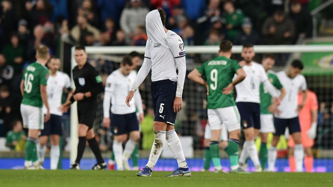 Od triumfu na Euro 2020 po możliwe kłopoty z awansem na mundial. Jaką drogę podąży reprezentacja Włoch? (fot. Getty)