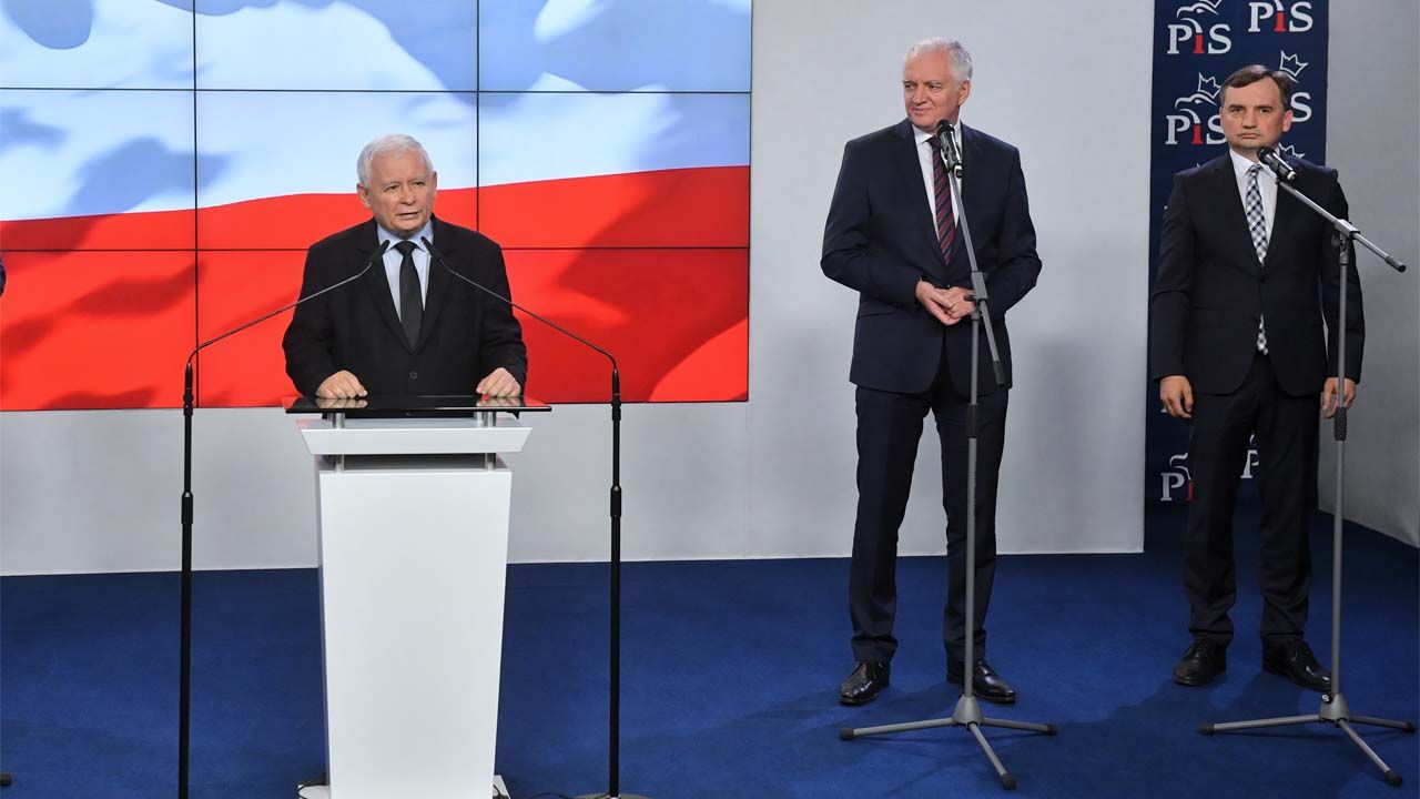 Jarosław Kaczyński, Jarosław Gowin i Zbigniew Ziobro (fot. PAP/Radek Pietruszka)