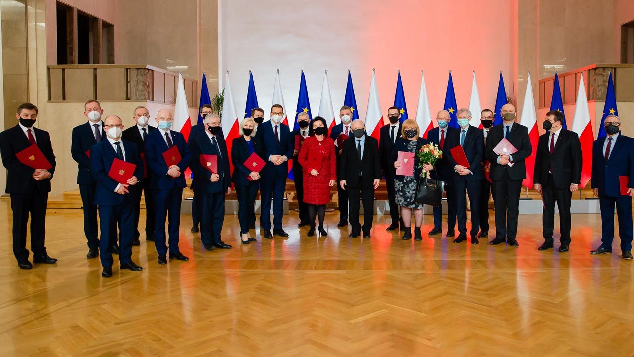 Premier Mateusz Morawiecki podczas konferencji prasowej (fot. Kancelaria Premiera) Premier Mateusz Morawiecki podczas konferencji prasowej (fot. Kancelaria Premiera)