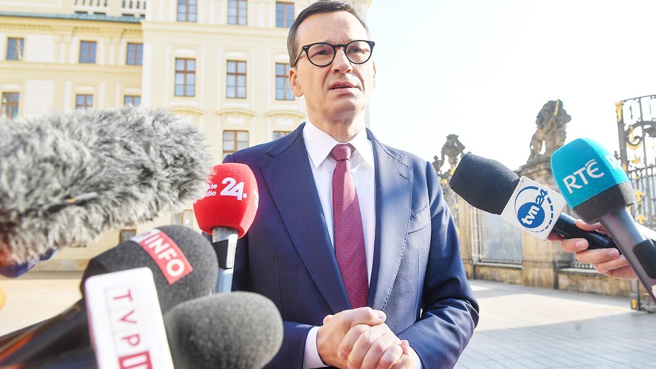 Premier Mateusz Morawiecki w Pradze (fot. PAP/Radek Pietruszka)