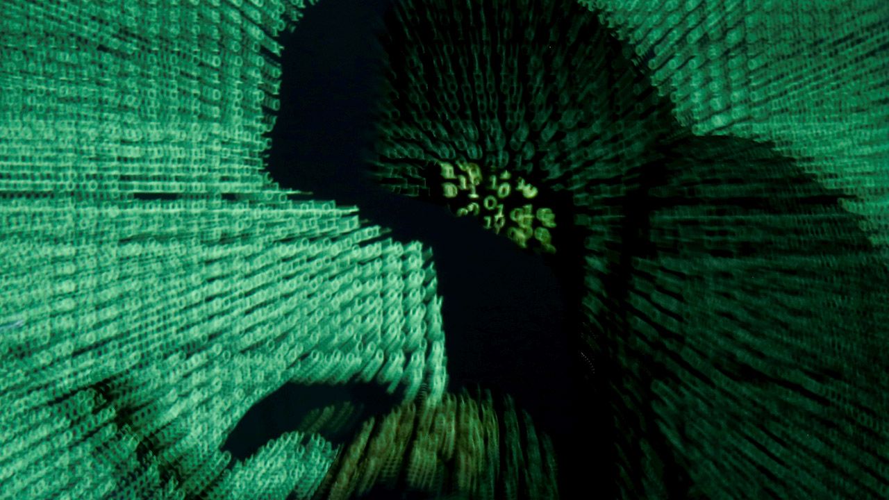 54,5 proc. firm doświadczyło cyberataku, ale tylko 33,6 proc. ocenia swój poziom zabezpieczeń jako prawidłowy. Tak wynika z raportu „Cyberbezpieczeństwo polskich firm 2018” (fot. REUTERS/Kacper Pempel/Illustration) 54,5 proc. firm doświadczyło cyberataku, ale tylko 33,6 proc. ocenia swój poziom zabezpieczeń jako prawidłowy. Tak wynika z raportu „Cyberbezpieczeństwo polskich firm 2018” (fot. REUTERS/Kacper Pempel/Illustration)