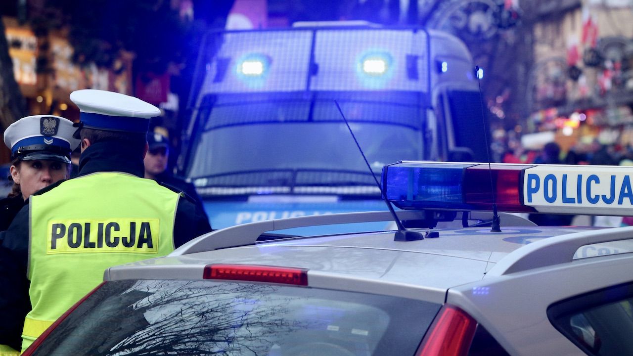 Według nieoficjalnych informacji policja zatrzymała sześć osób (fot. arch.PAP/G.Momot, zdjęcie ilustracyjne) Według nieoficjalnych informacji policja zatrzymała sześć osób (fot. arch.PAP/G.Momot, zdjęcie ilustracyjne)