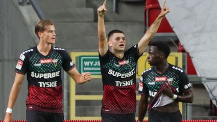 MiniMulti1Liga z czwartkowych meczów 6. kolejki Betclic 1 Ligi. Transmisja online na żywo w TVP Sport (21.08.2025)