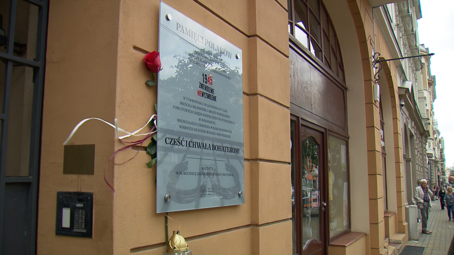 Tablic upamiętniających ma być coraz więcej.