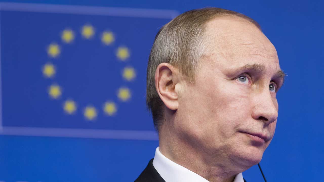 Zachodni liderzy przez lata robili interesy z Władimirem Putinem. Dziś „biją się w pierś” (fot. Thierry Tronnel/Corbis via Getty Images)