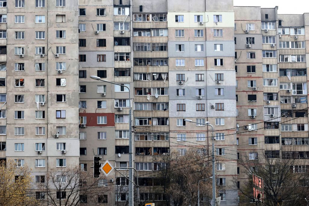 Шматпавярховы дом, пашкоджаны ў выніку атакі войскаў РФ. Харкаў, Украіна, 6 красавіка 2024 г. (Фота: Madiyevskyy Vyacheslav/Ukrinform / Abaca Press / Forum)